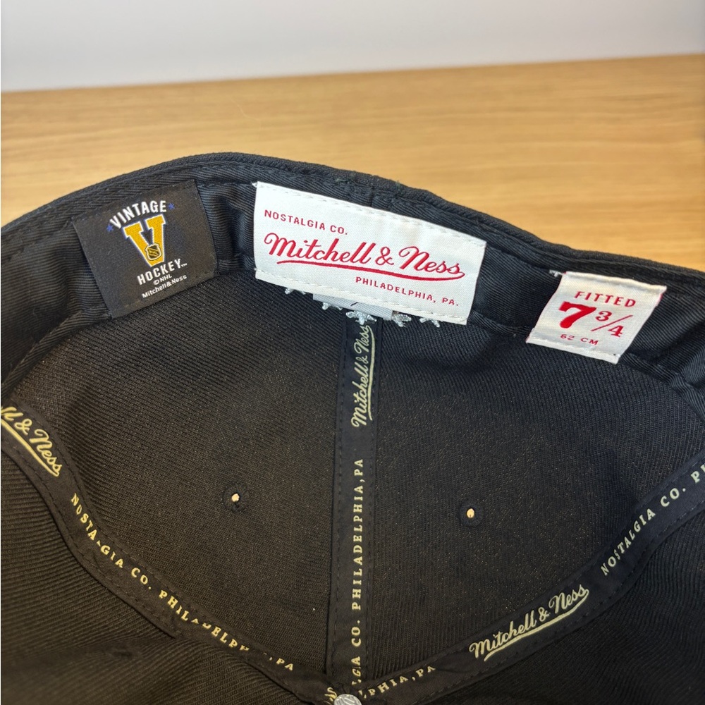 Mitchell & Ness Black Vintage Pittsburgh Penguins Hockey 7 3/4 Fitted Cap - Picture 5 of 6